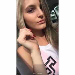 Meet your Posher, Holly